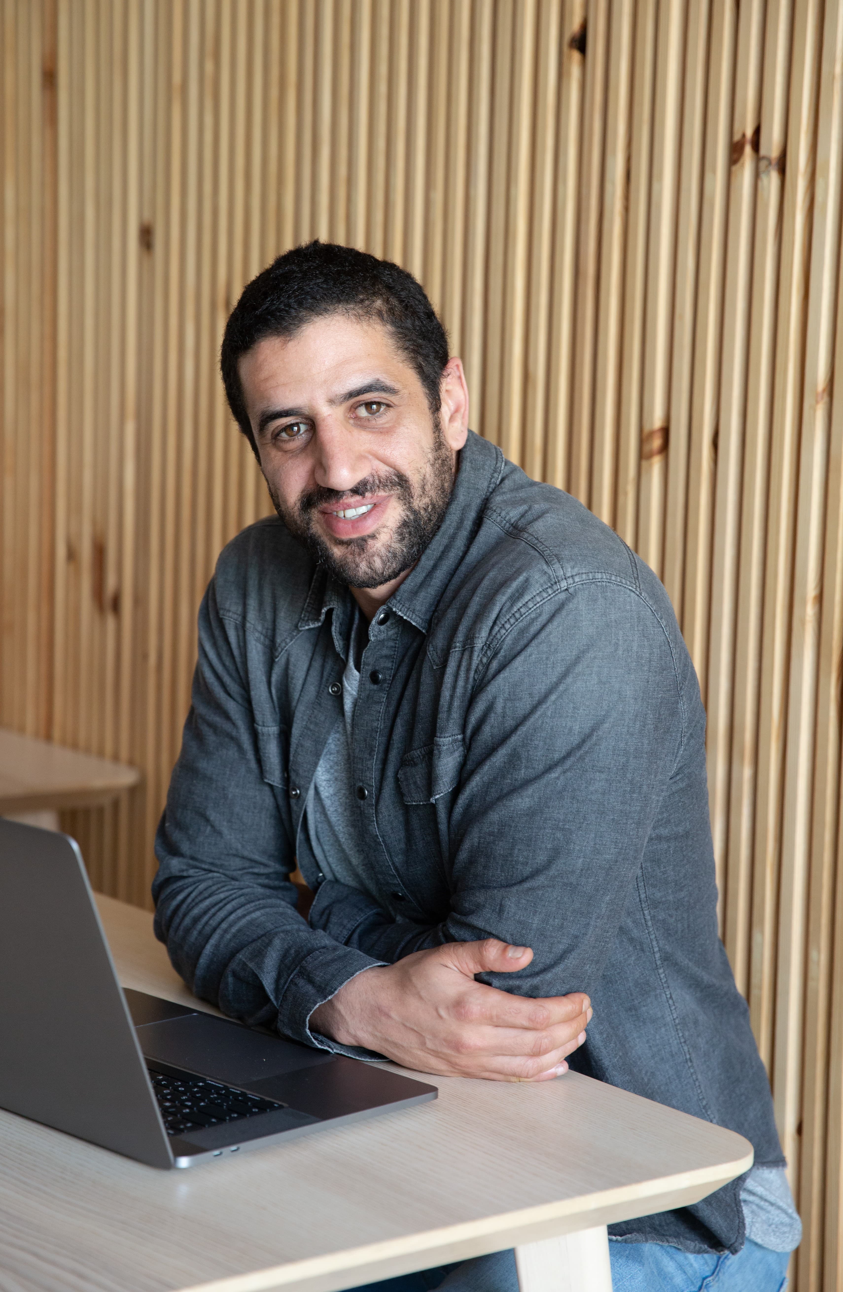 Eyal Raz